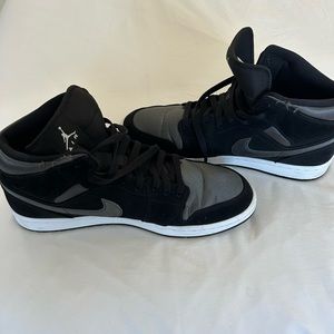 Authentic Air Jordan 1 - Mids - Satin Black Toe - Men’s size 12 - Nike